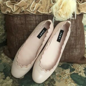 DKNY Willow Ballet Flats  6 Pink Blush Leather Scalloped Slip On Shoes